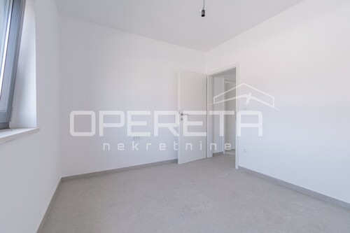 Thumbnail 6358058 - 4