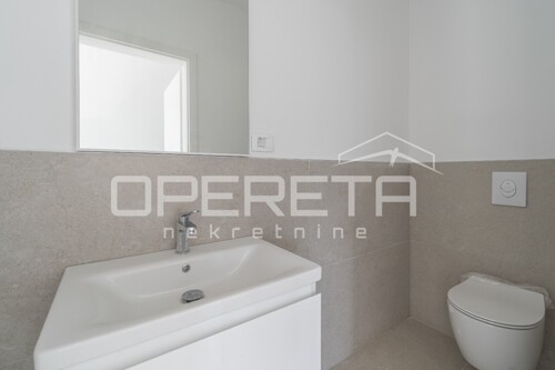 Thumbnail 6358059 - 3