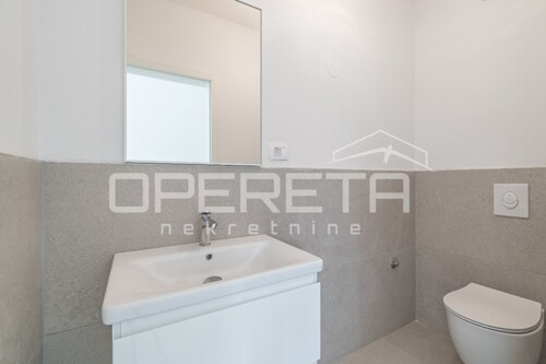 Thumbnail 6358061 - 6