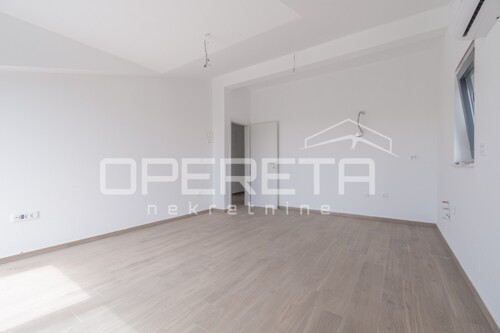 Thumbnail 6358062 - 11