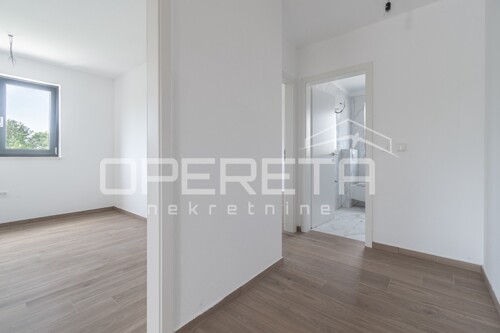 Thumbnail 6358063 - 6