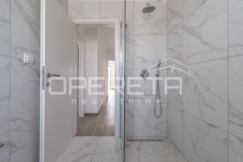 Thumbnail 6358064 - 10