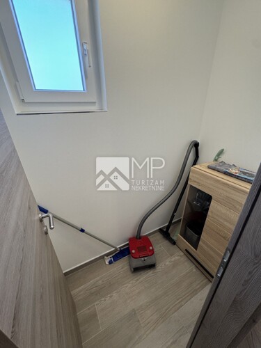 Thumbnail 6358081 - 3