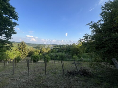 ČUČERJE – Poljoprivredno zemljište s pogledom i objektom 175