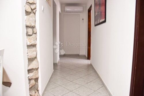 Thumbnail 6358120 - 9