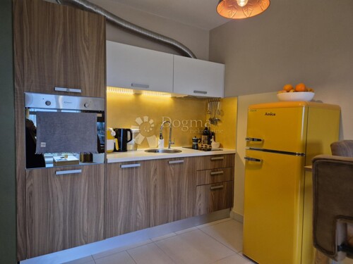 Thumbnail 6358122 - 6