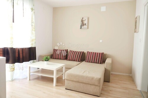 Atraktivan dvosobni stan 55 m² u Puli – odmah useljiv!