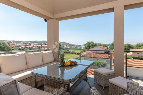 Penthouse 200 metara od mora s pogledom