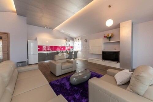 Thumbnail 6358146 - 4