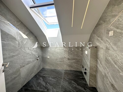 Thumbnail 6358154 - 10