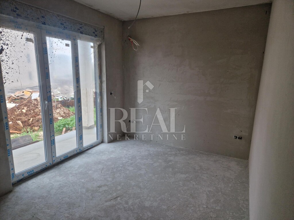 Image 6358250 - 9