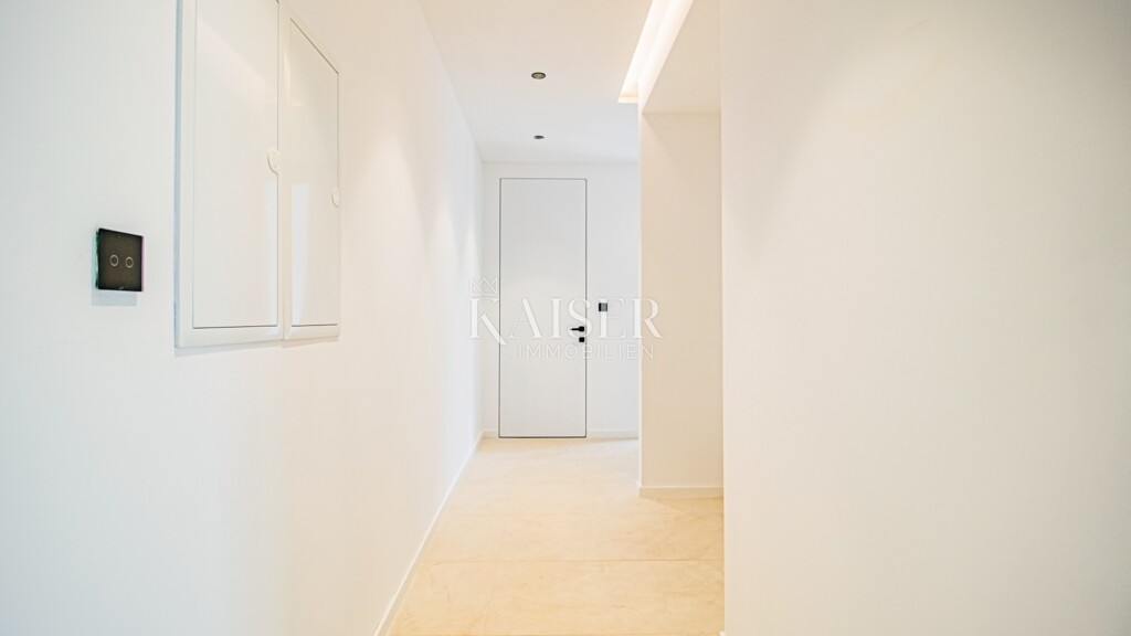 Image 6358302 - 7