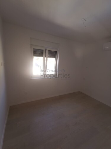 Thumbnail 6358349 - 12