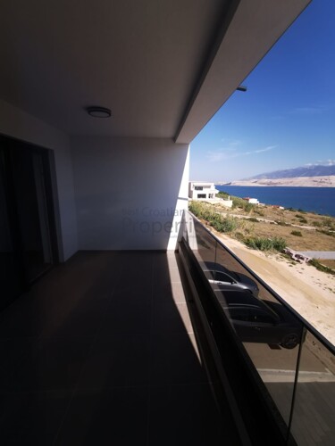 PAG MODERAN TROSOBAN APARTMAN S POGLEDOM NA MORE, PRODAJA !!!