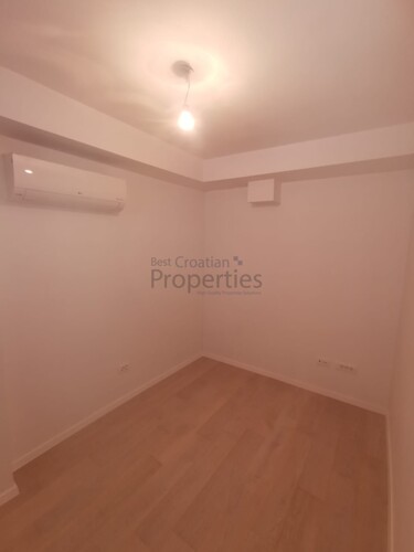 Thumbnail 6358349 - 9