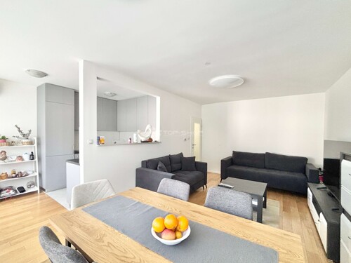 Pešćenica, Trg S.Konzula, Novouređeni moderan dvosoban stan, 54.96m2