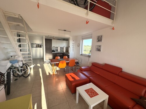 Thumbnail 6358386 - 2