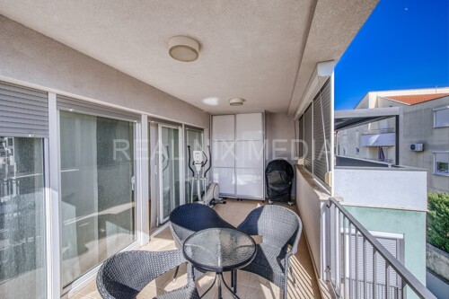 Mocire-DVOETAŽNI NAMJEŠTEN STAN 120 m2 SA GARAŽNIM PARKIRNIM MJESTOM!