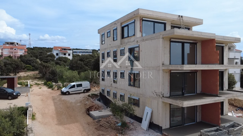 Thumbnail 6358459 - 5