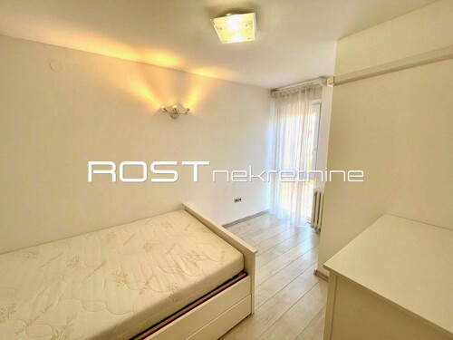 Thumbnail 6359356 - 12