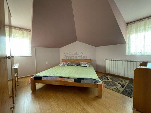 Thumbnail 6359381 - 11