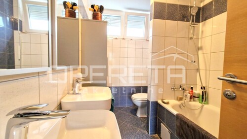 Thumbnail 6359552 - 10