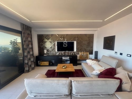 OPATIJA, novouređen stan u novogradnji 67 m2 s bazenom