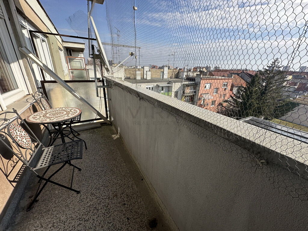 Image 6359585 - 8