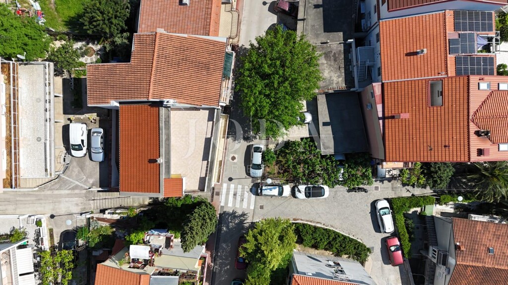 Image 6359770 - 11