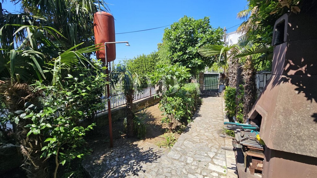 Image 6359771 - 3