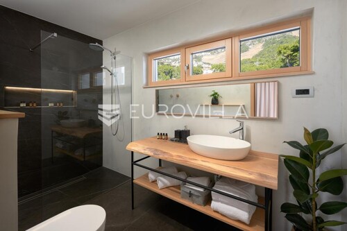 Thumbnail 6359798 - 25