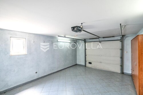 Thumbnail 6359800 - 11