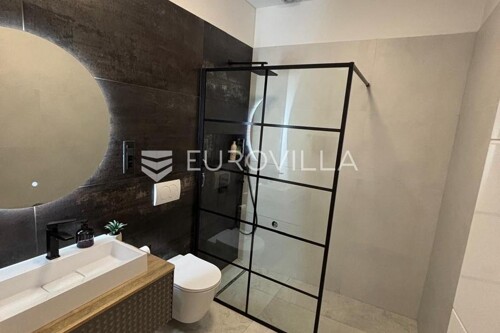 Thumbnail 6359823 - 8