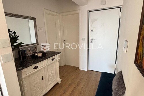 Thumbnail 6359823 - 5