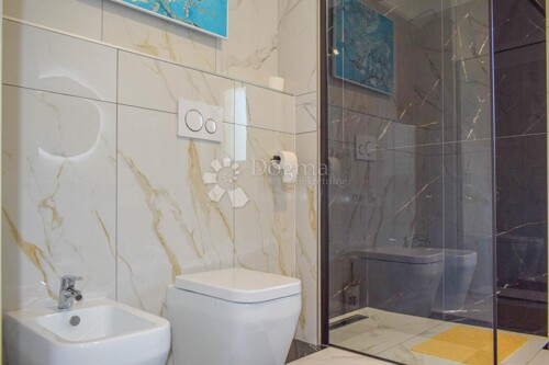 Thumbnail 6359835 - 13