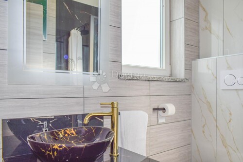 Thumbnail 6359835 - 10