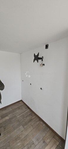 Thumbnail 6359836 - 10