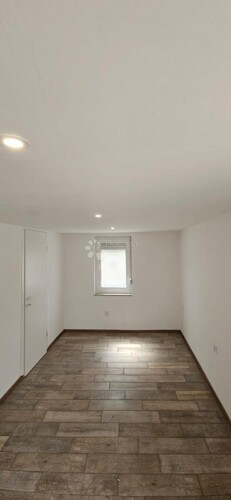 Thumbnail 6359836 - 12