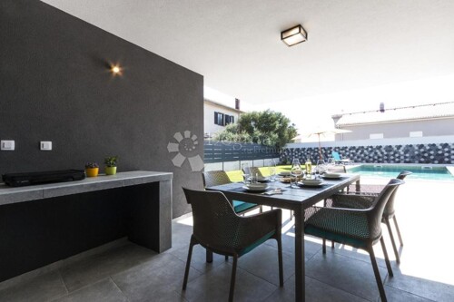 Thumbnail 6359842 - 12