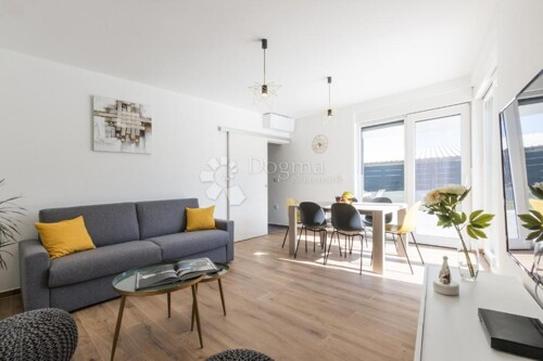 Moderna vila na mirnoj lokaciji, nadomak prirodnih plaža i c