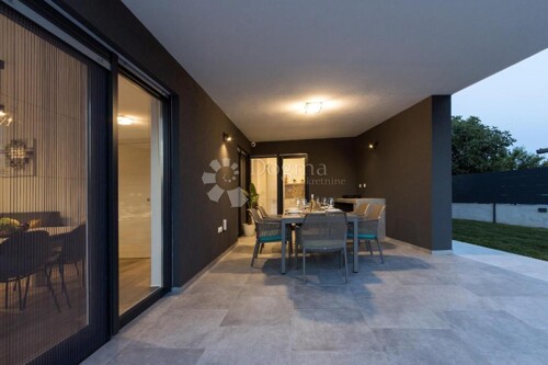 Thumbnail 6359842 - 13