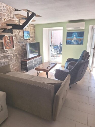 Thumbnail 6359844 - 5