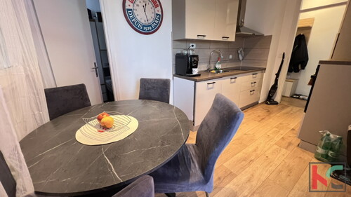 Thumbnail 6359851 - 9