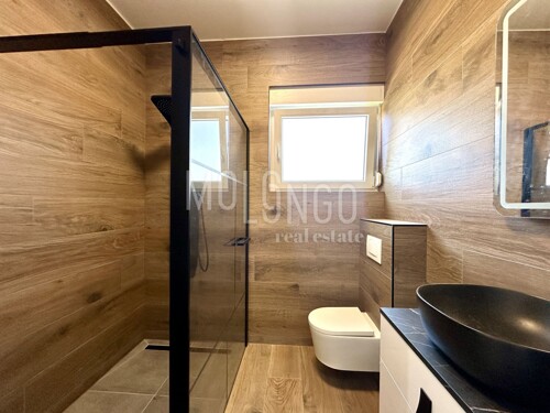 Thumbnail 6359899 - 12