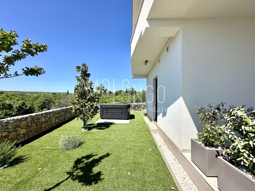Image 6359899 - 3