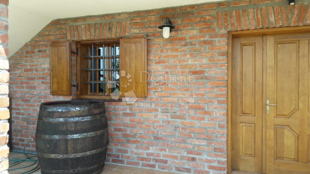 Image 6359900 - 6