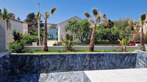 Thumbnail 6359915 - 4