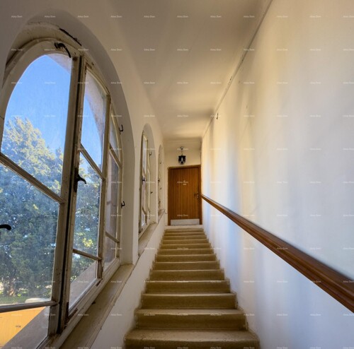 Stan Prodaje se stan, 75 m², Pula – Veruda