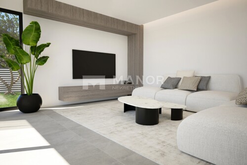 Luksuzni stan s okućnicom u centru Rovinja