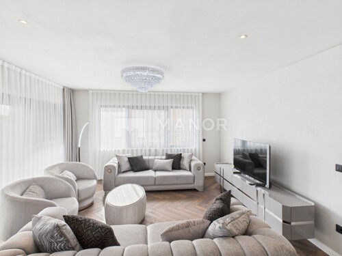 Thumbnail 6359930 - 3